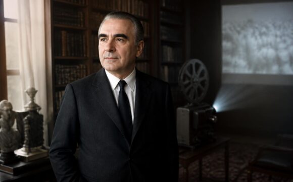 découvrez pourquoi le documentaire sur georges pompidou est un incontournable, offrant un regard captivant sur sa vie et son impact historique. à ne pas manquer pour les passionnés d'histoire et de politique.